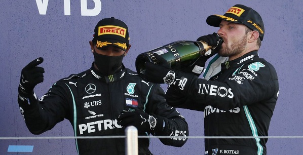 Hamilton e Bottas são isolados após teste positivo na Mercedes