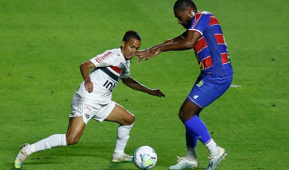 São Paulo empata com Fortaleza﻿, mesmo com dois a mais em campo