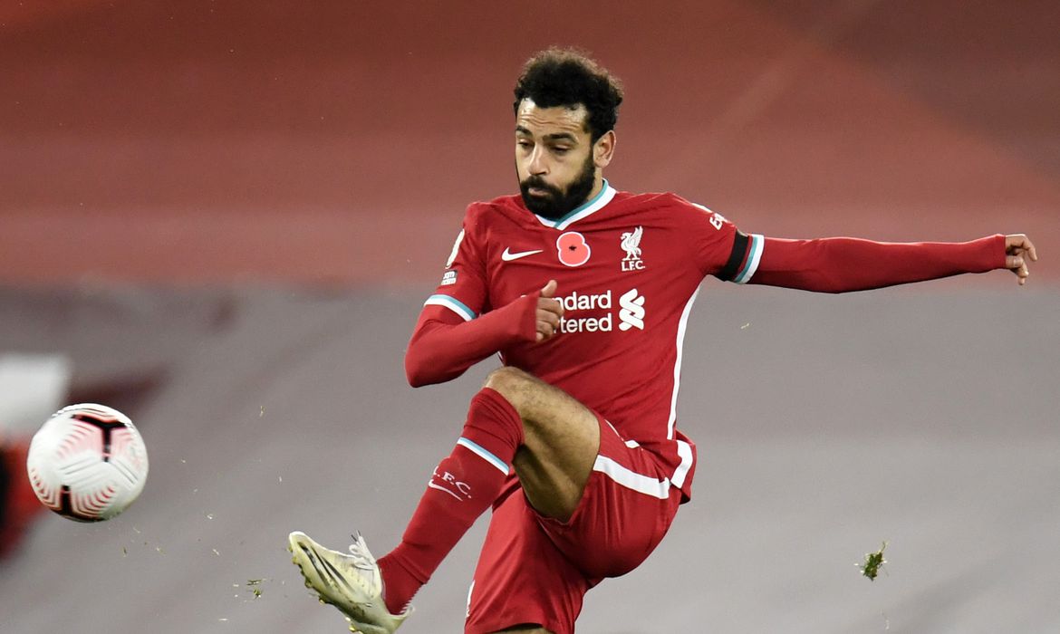 Craque do Liverpool, egípcio Salah testa positivo pra Covid-19