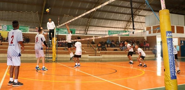 Curso online debate sobre treinamento físico em esportes coletivos