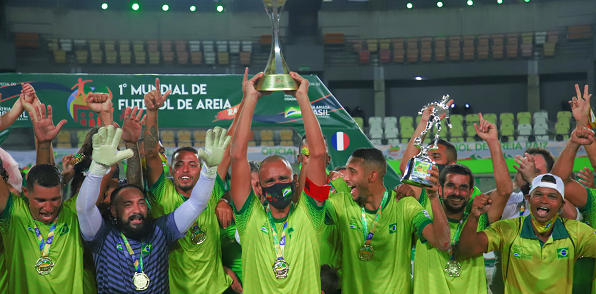 Brasil vence França na final e conquista Mundial de Futebol de Areia Raiz