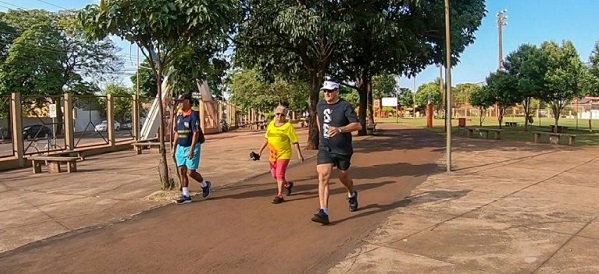 Parques da Capital terão programação com alongamento e caminhada