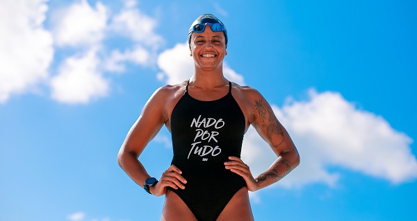 Nadadora Etiene Medeiros participa de live sobre racismo