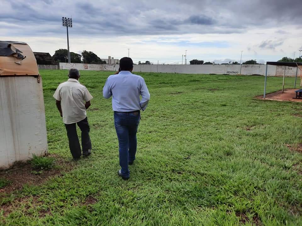 Campos de Três Lagoas recebem limpeza e manutenção
