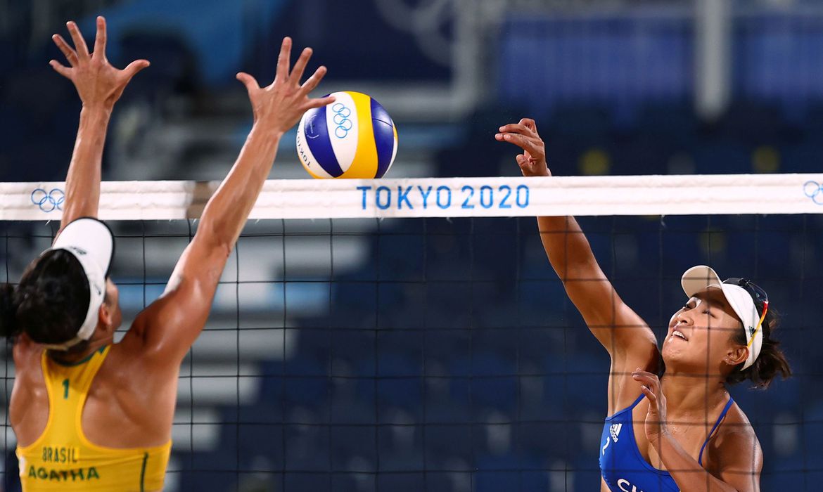 Ágatha e Duda perdem para as chinesas no vôlei de praia