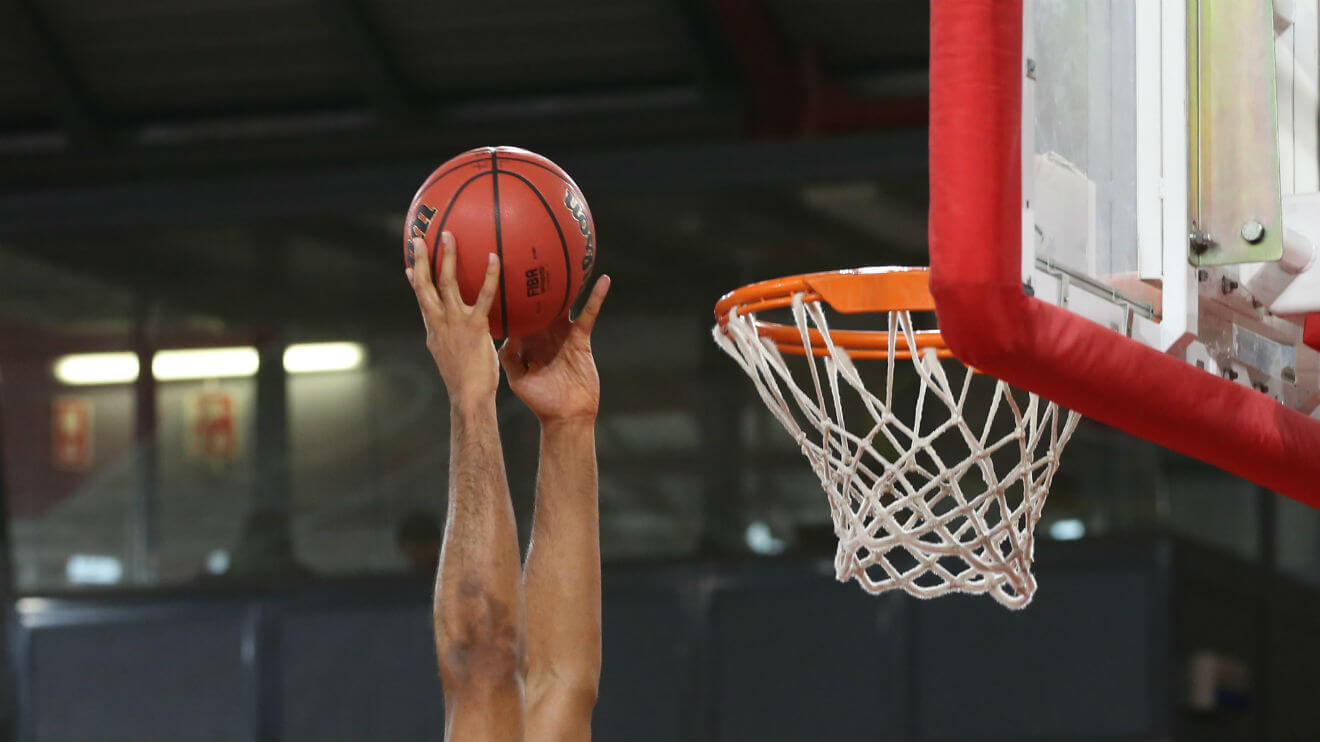 Curso teórico-prático de basquete abrange mais de 10 temas