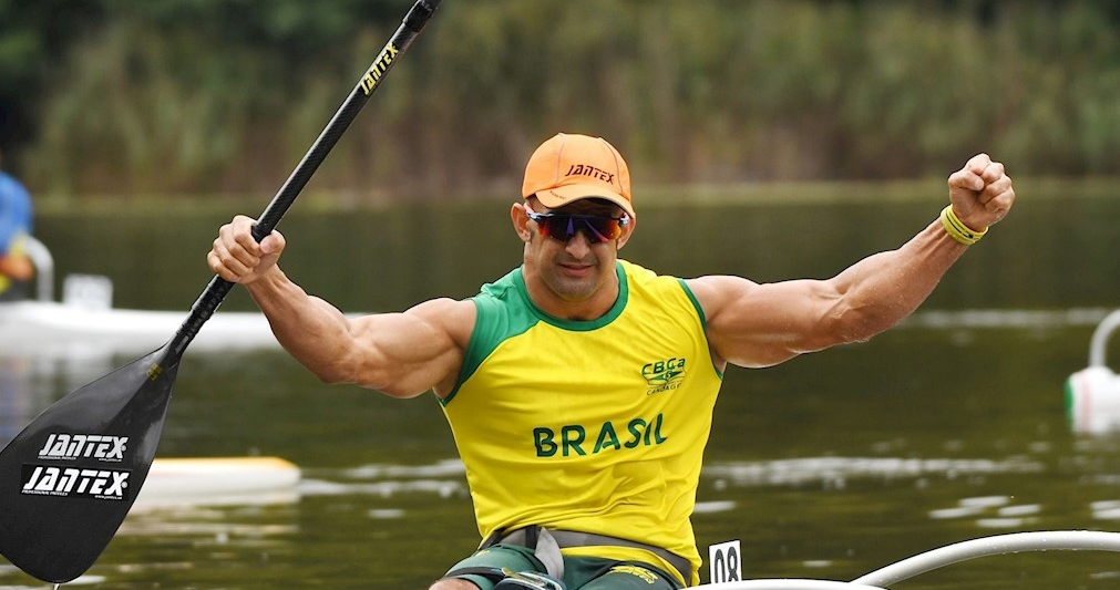 Fernando Rufino vence o Mundial de Canoagem nos 200m VL2