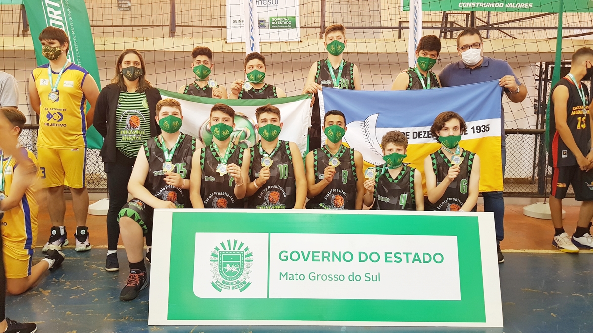 Equipe de Dourados participa de campeonato de basquete no Paraná
