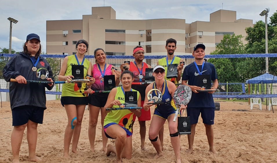 Equipe Paz fatura categoria principal do Beach Tennis da capital