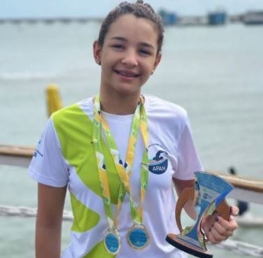Nadadora de Costa Rica fatura 2 medalhas de ouro na Copa de Águas Abertas