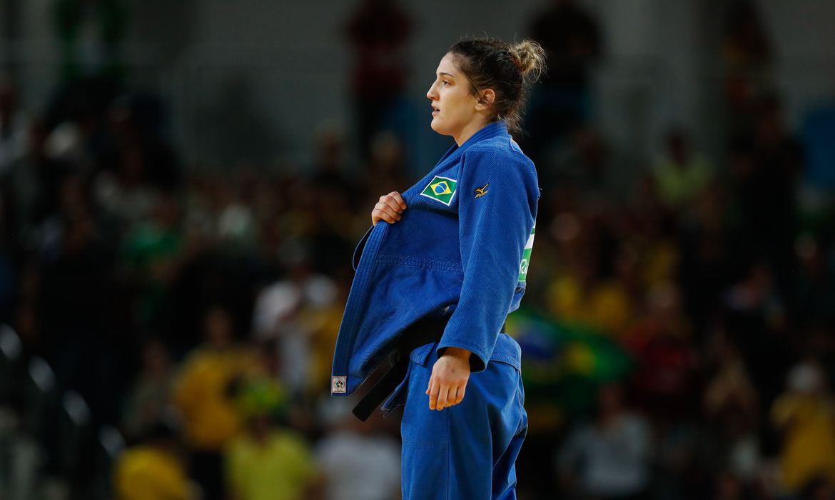 Rafael Macedo é prata e Mayra Aguiar bronze em Grand Prix de Judô