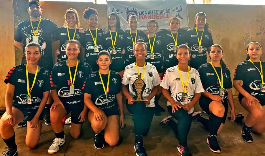 Equipe de handebol de TL participou da Liga Integração de Handebol