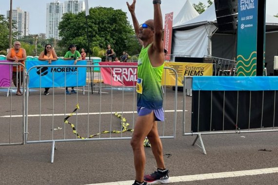 Histórias de bicampeonato e mudança de última hora estão no pódio do 7km