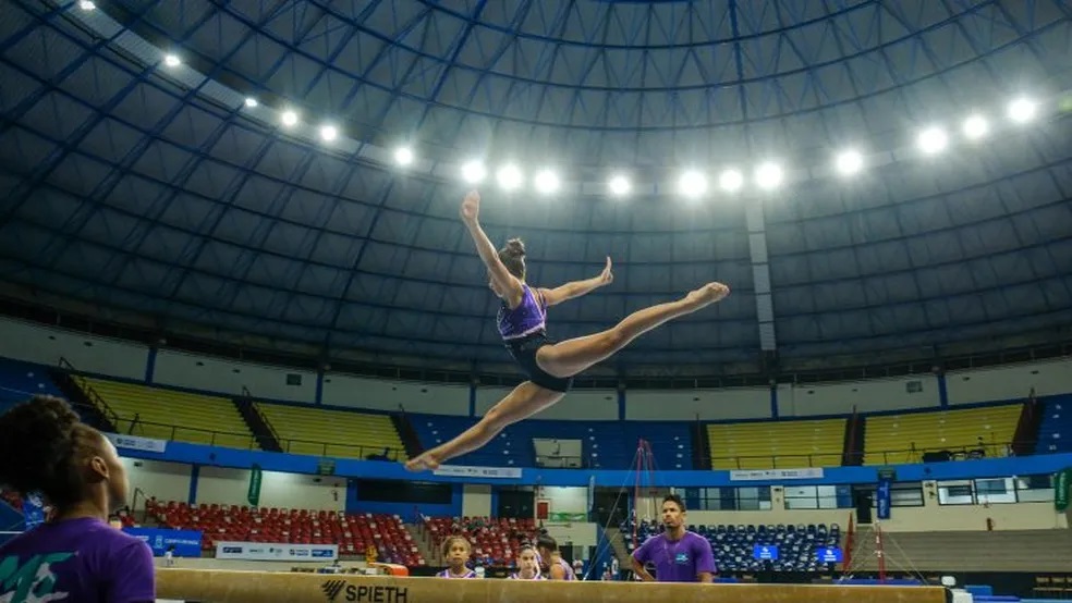 Curso de Ginástica Rítmica avançado e básico fomenta modalidade