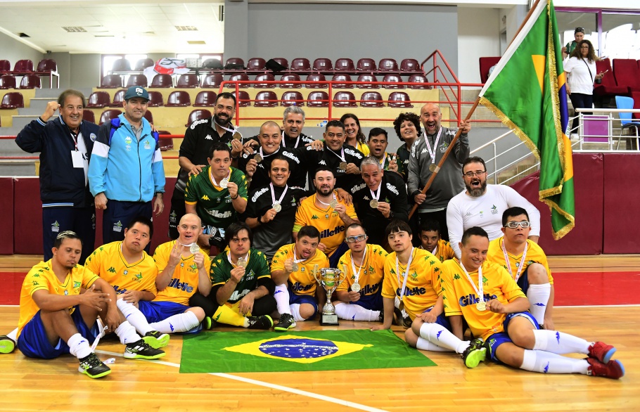 Seleção Brasileira de Futsal Down é tricampeã mundial