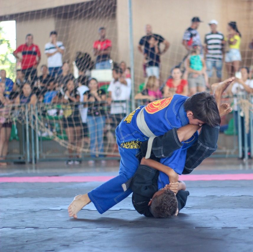TL continua com vagas para aulas de artes marciais para crianças