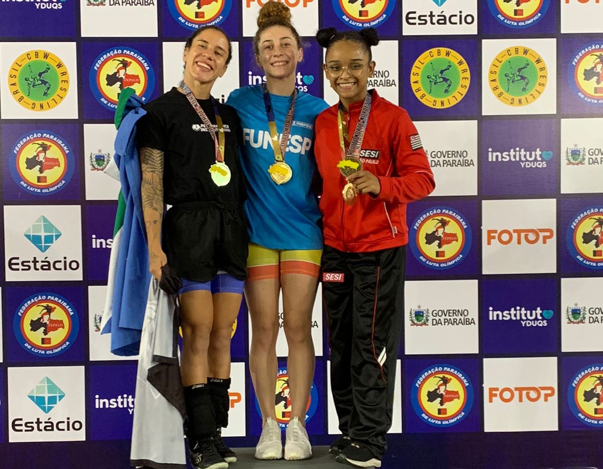 Lutadora de Wrestling se destaca em Circuito Nacional