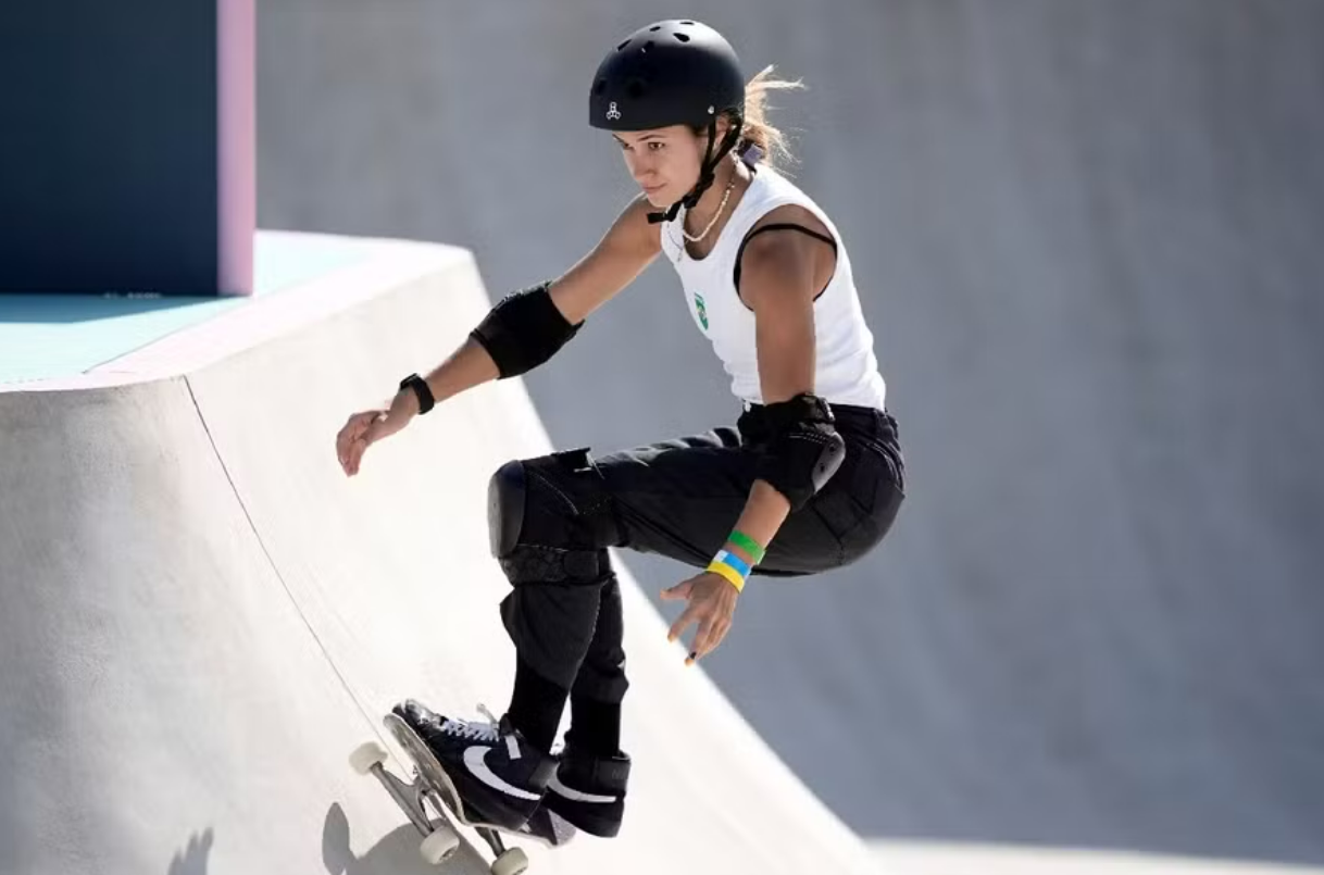 Dora Varella se classifica à final por medalhas no skate park em Paris