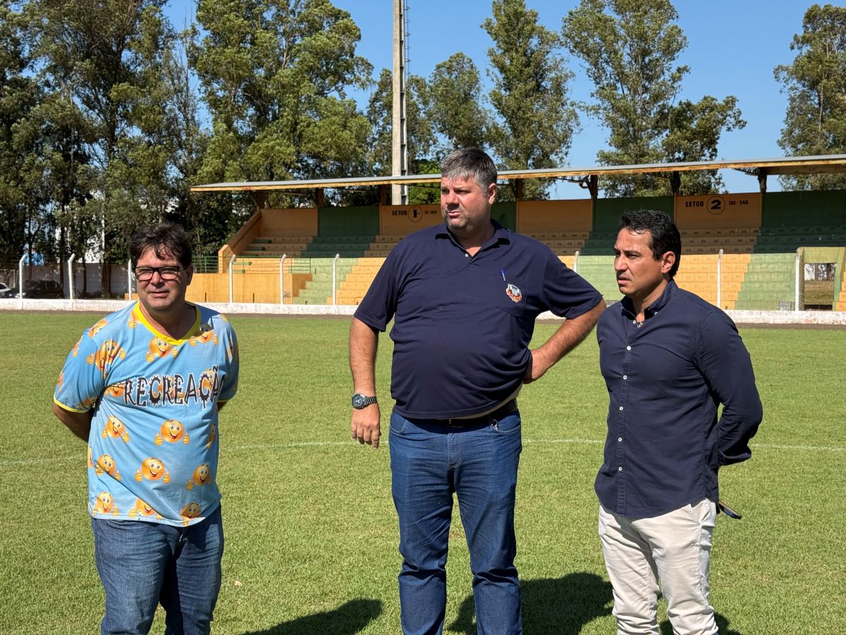 Prefeito Rodrigo vistoria o Virotão e determina melhorias no estádio