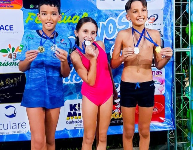 Nadadores de TL conquistam 61 medalhas no Festival Regional