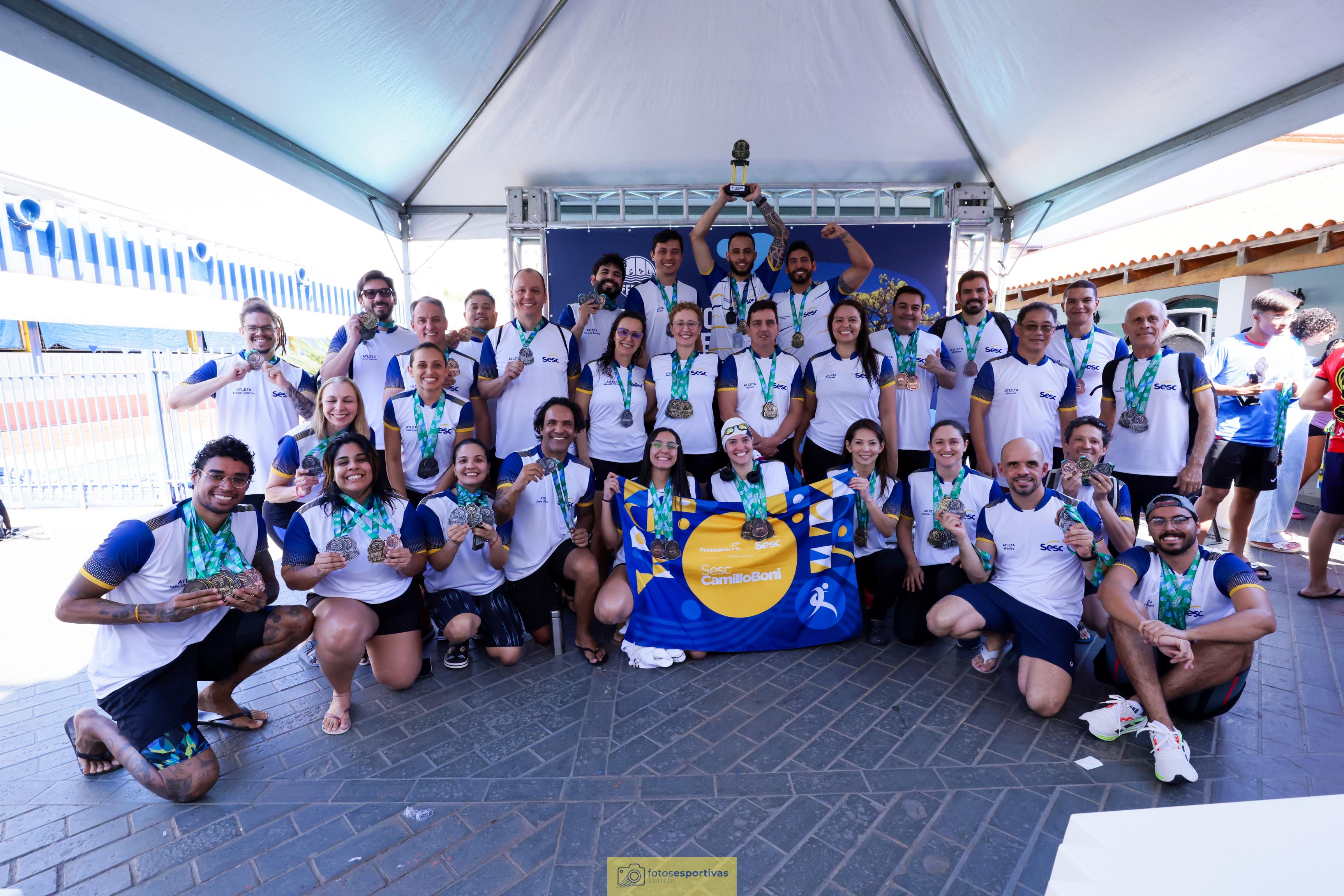 Equipe Master de Natação do Sesc Camillo Boni conquista título no Campeonato