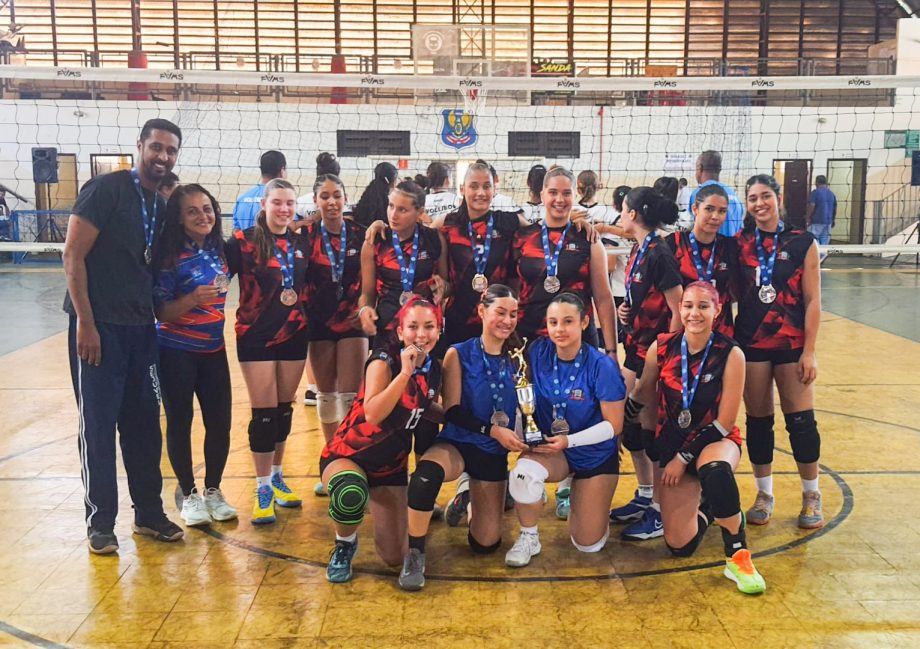 Equipe feminina sub-17 de Três Lagoas conquista 3º lugar na XIV Copa Pantanal