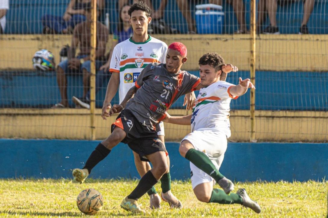 Naviraiense e Grêmio Santo Antônio ficam perto da final no Estadual Sub-20