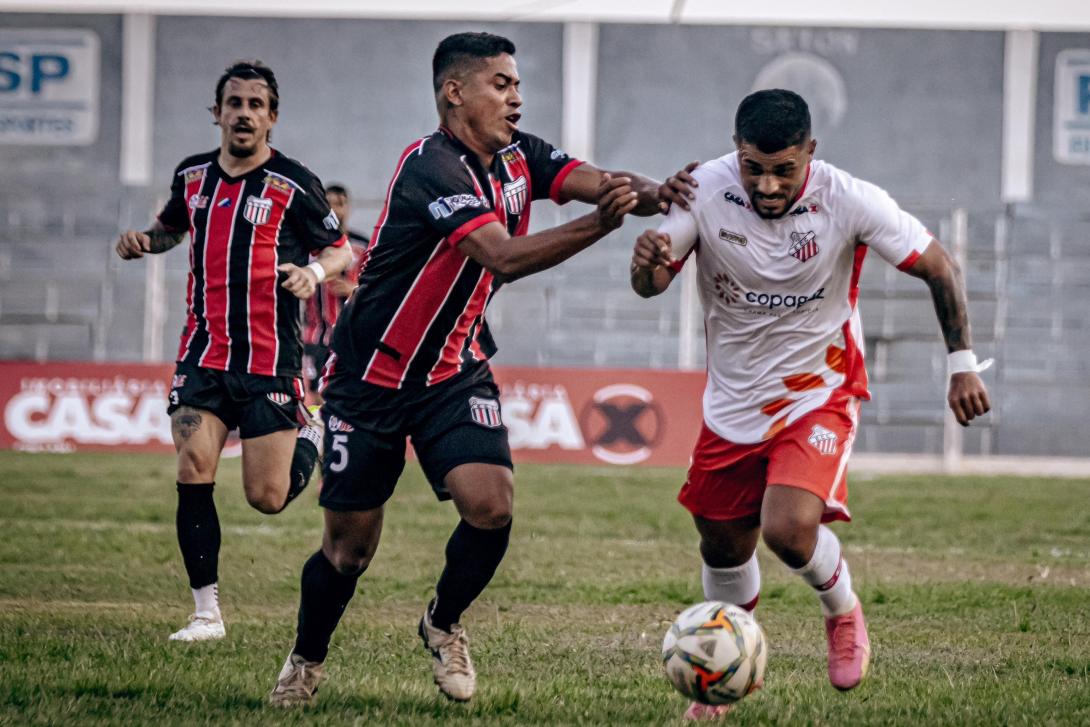 Comercial bate o Taveirópolis na primeira vitória na Série B