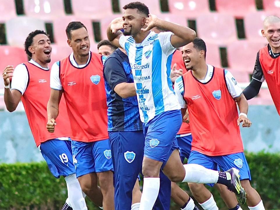 Ivinhema vence Uberlândia fora de casa e...