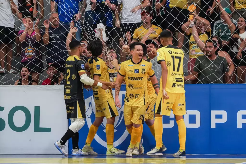 Juventude AG vence, faz história e avanç...