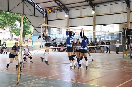 Nova Andradina sedia 31ª Copa da Amizade de Voleibol Feminino