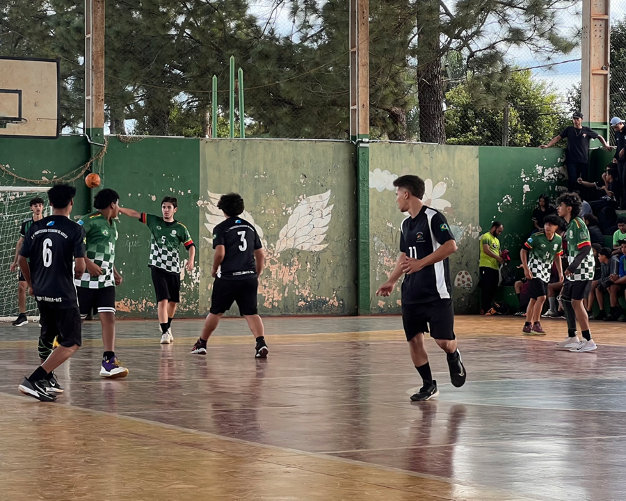 Handebol reúne estudantes em mais uma et...