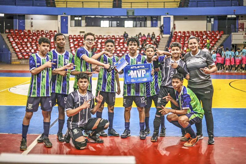 ESPORTE| Escola Dóris conquista título e...