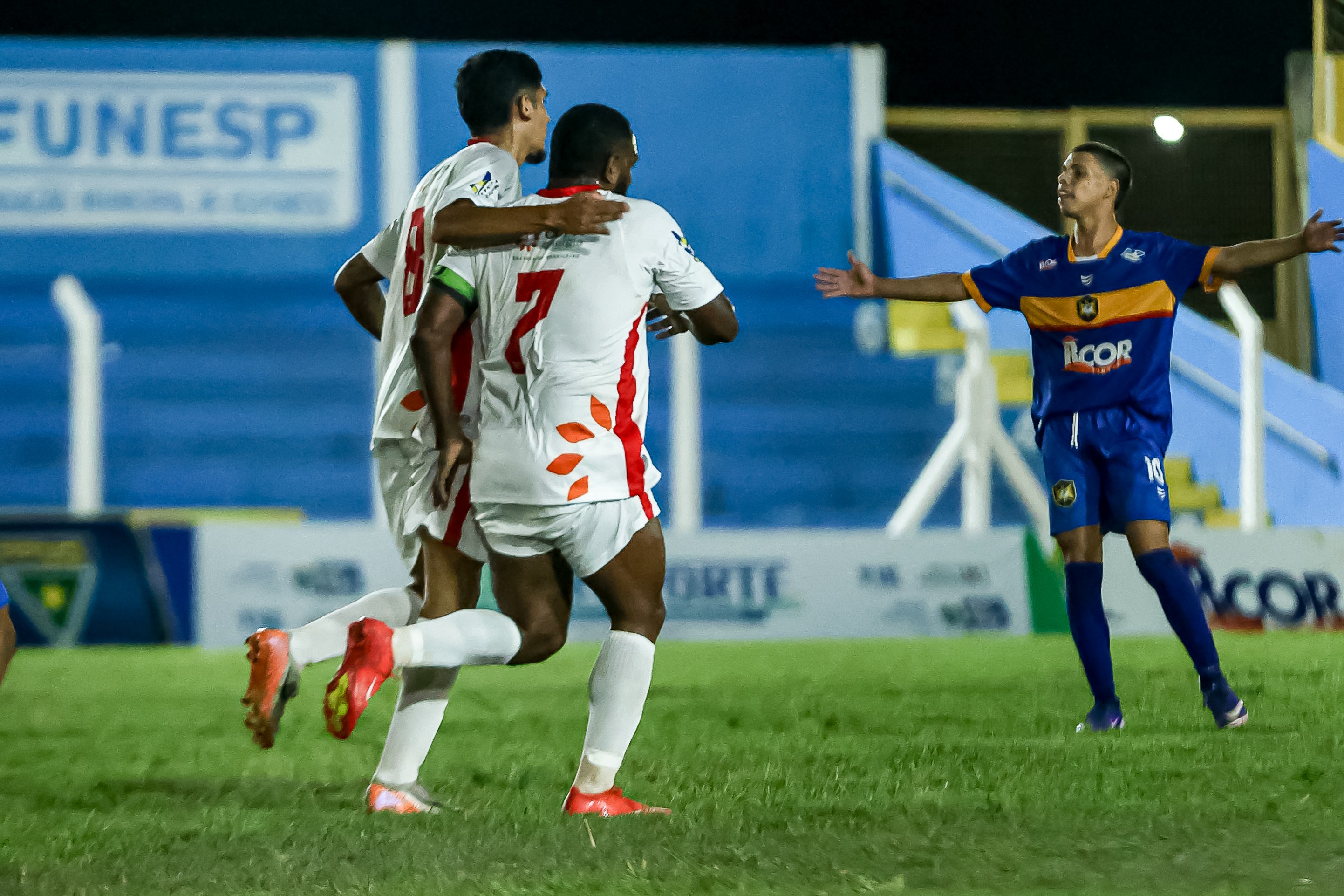 Comercial vence Campo Grande e entra na...