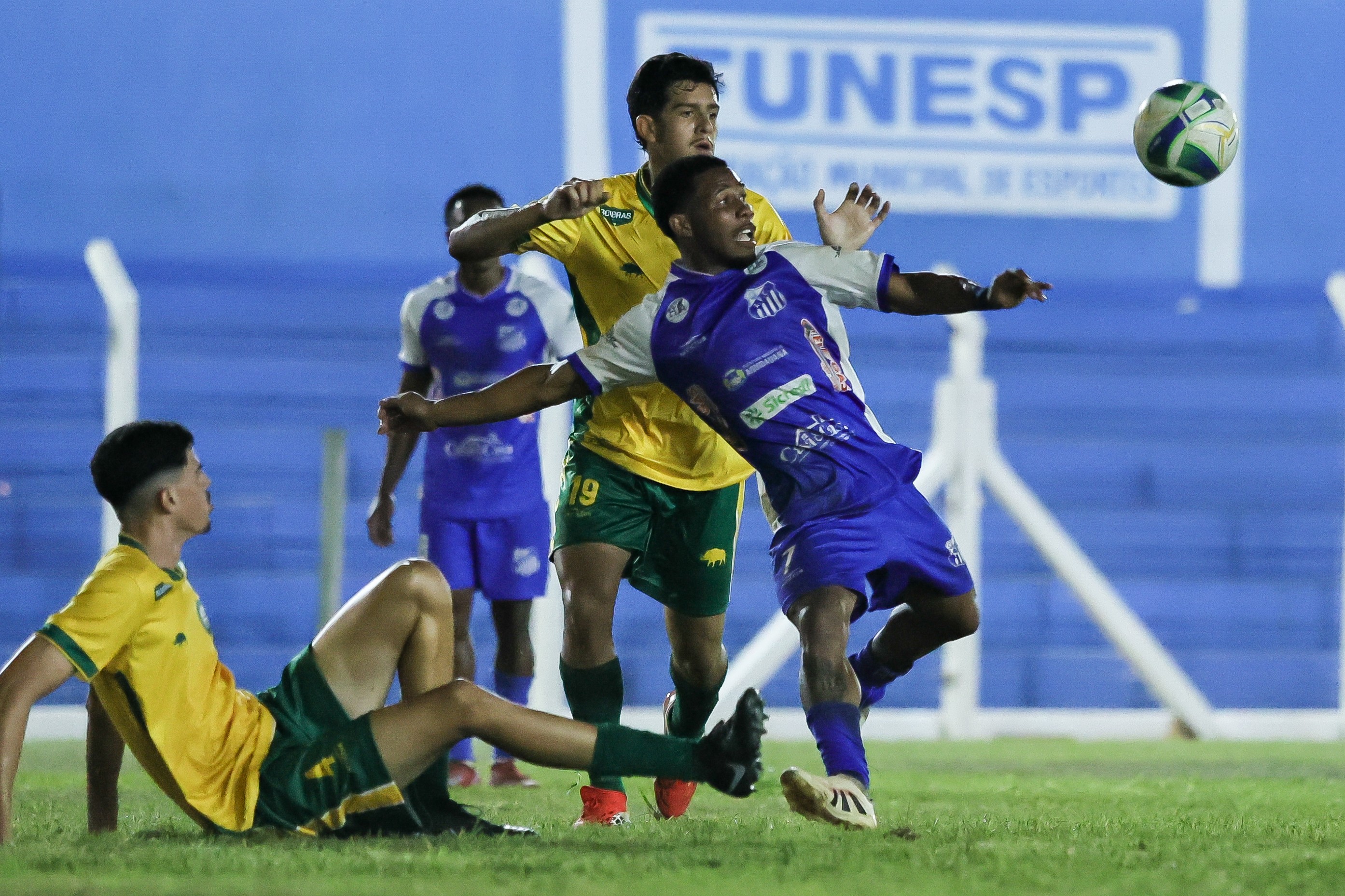 De virada, Aquidauanense vence São Gabri...