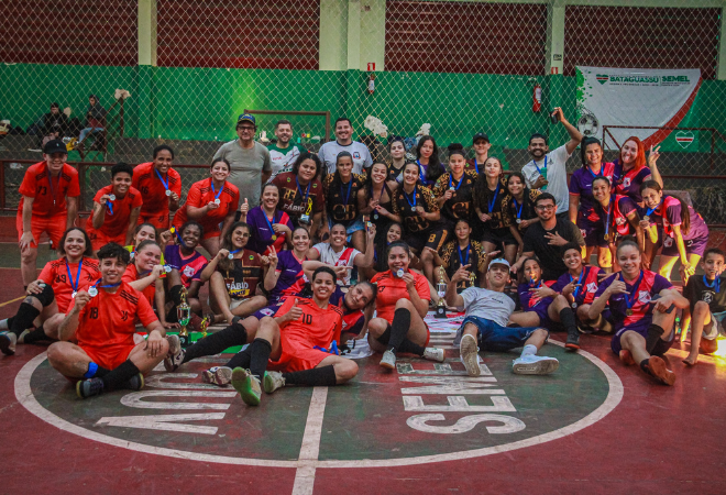 Futsal feminino reúne equipes da região...
