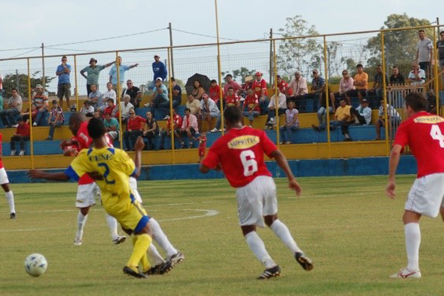 Comercial anuncia mais três jogadores novos para Temporada 2012