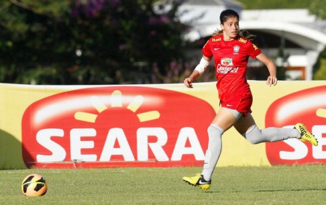 "Estrela" no deserto do futebol de MS, Patrícia sonha com Olimpíada e Mundial