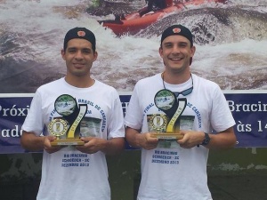 Para disputar Mundial de canoagem, atletas de MS vendem até rifa