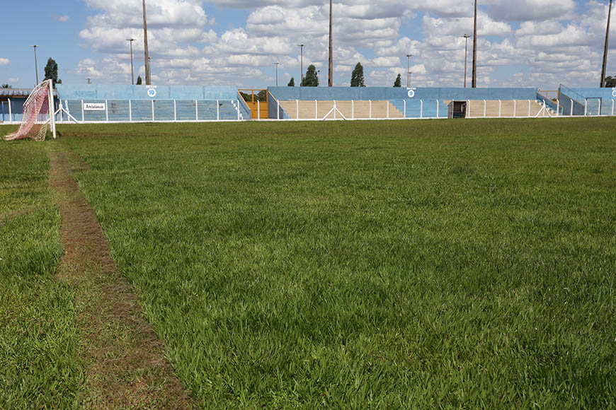 Alvo de reclamação, gramado das Moreninhas nem foi mexido