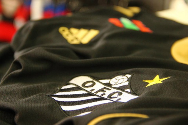 Operário apresenta terceiro uniforme e lança promoção aos torcedores