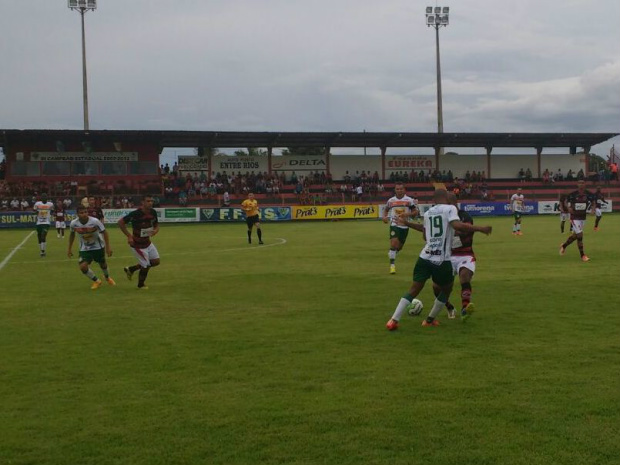 Águia Negra vence Naviraiense e lidera Grupo B com 100% de aproveitamento