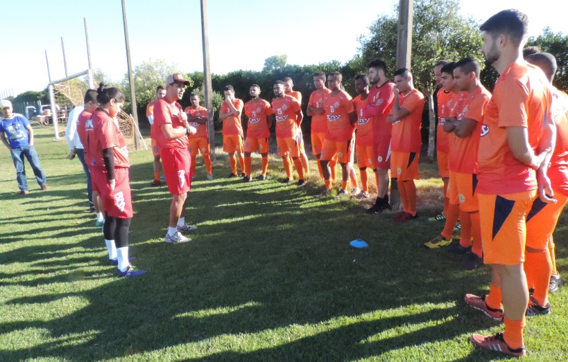 Ainda sem Chulapa, Sete volta aos treinos após o título estadual