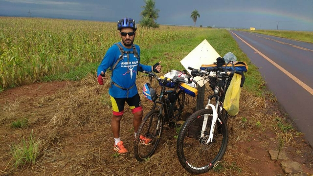 Douradense vai à capital de bicicleta para Maratona