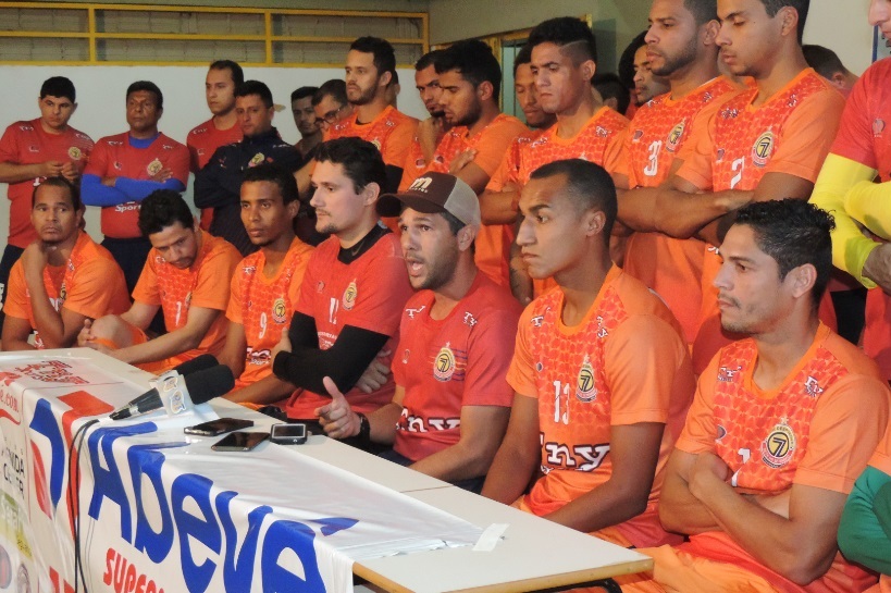 Elenco do Sete cita dificuldades, mas falam em jogar por dignidade