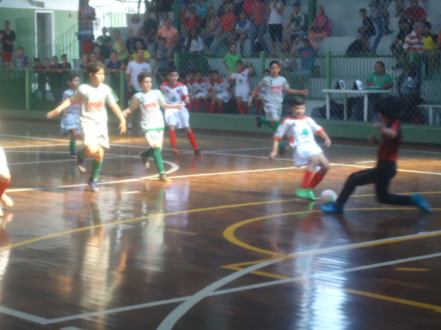 Goleada de 11 a 0 marca abertura da tradicional Copa Pelezinho
