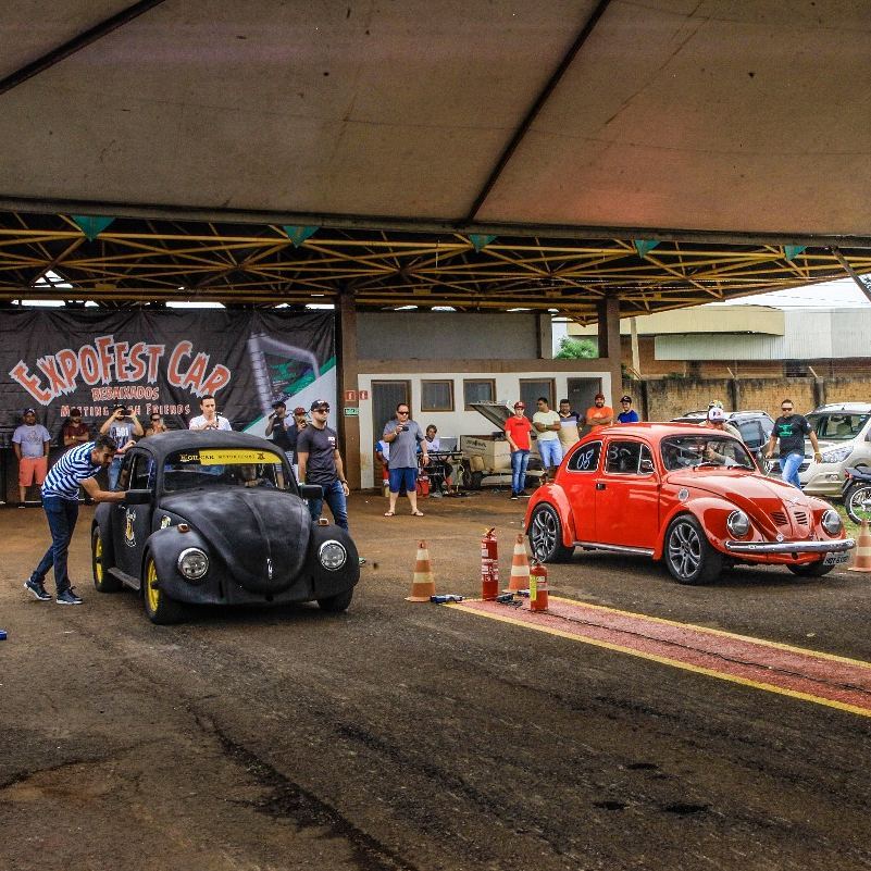 Evento automobilístico leva emoção aos apaixonados por velocidade