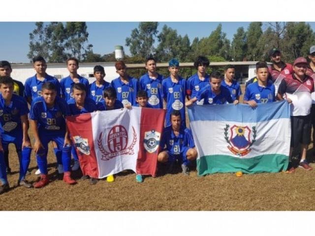 Atletas de Bandeirantes participam de torneio internacional