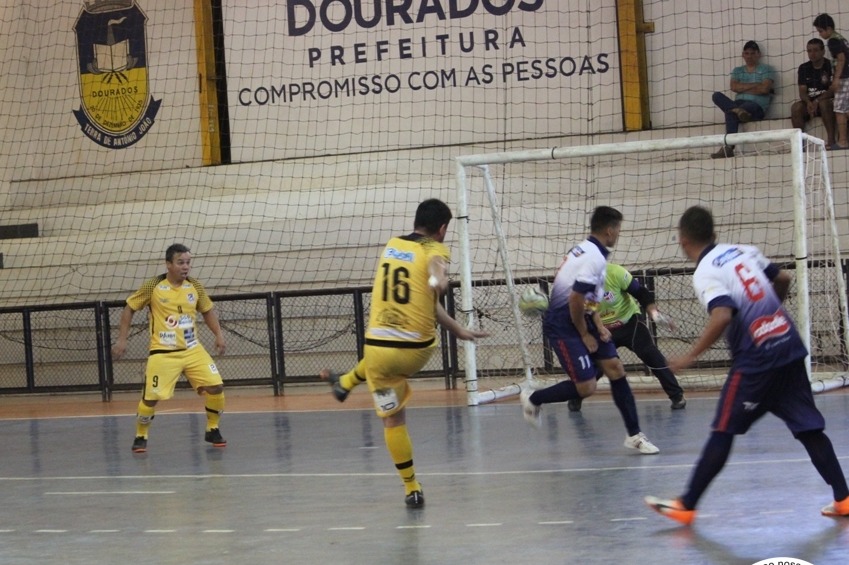 Douradenses não começam bem o Estadual de futsal