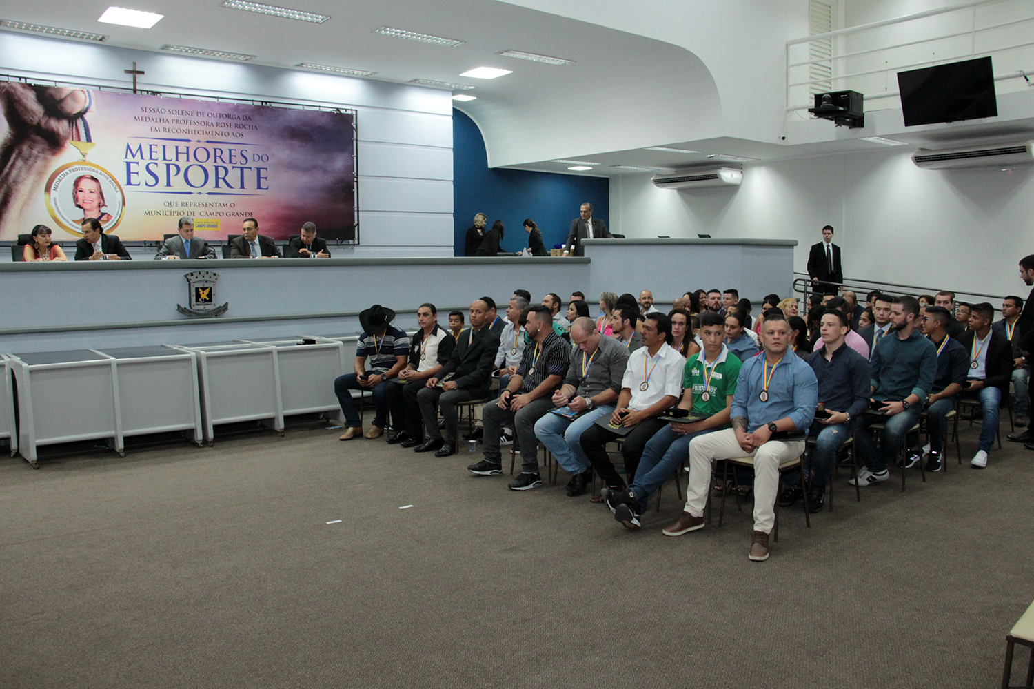Destaques do esporte são homenageados em solenidade na Câmara